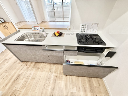 �L�b�`�� �������Ƒ����J��[�߂�A������̂���L�b�`��