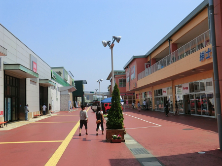 ���ӊ� �V���b�s���O�Z���^�[ 800m ����[�񂤂��[������