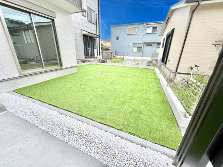 ���̑� 3����  ����炵�ɏ�����^����A�΂��������ꂽ�Z�܂��ł�