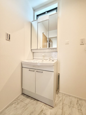 ���ʑ�E���ʏ� 3����  �����̏������X���[�Y�ɂł���L���ł�