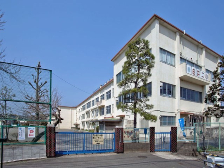 ���ӊ� ���w�Z 1100m �����q�s���R���񏬊w�Z