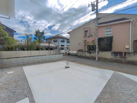  �O��