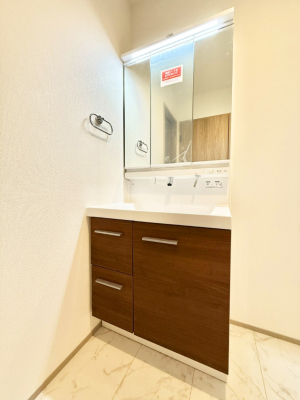 ʑEʏ Ƒ݂Ȃg₷zuł