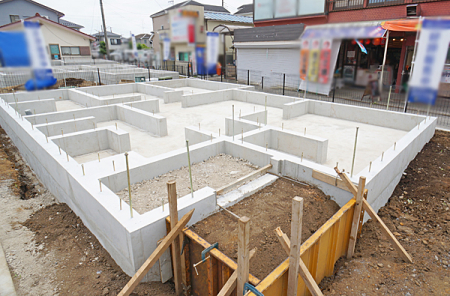 現地外観写真 外観■暮らしを彩る充実した設備仕様が備わった新築戸建