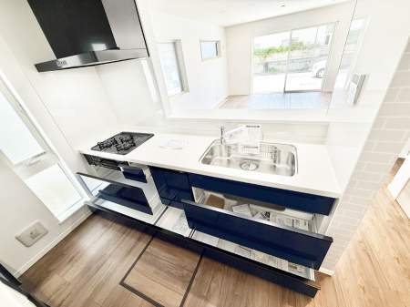 Lb` ƑƂȂAR~jP[V̏