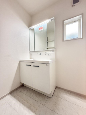 ʑEʏ Ƒ݂Ȃg₷zuł