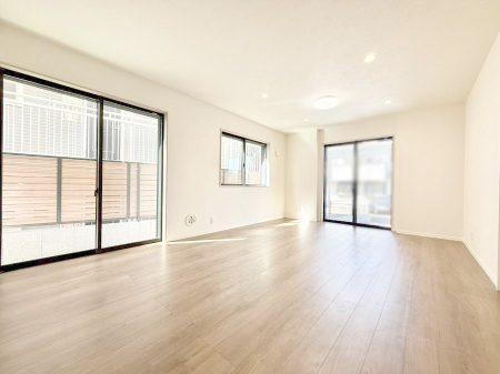 rO 났ƏΊ炪W܂AS܂郊rO