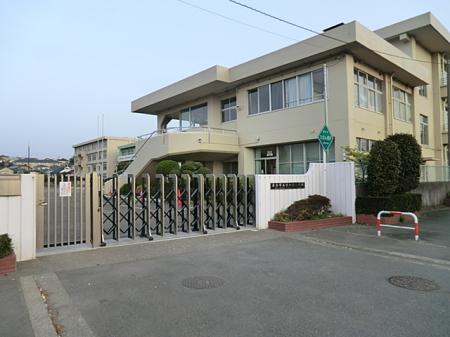 周辺環境 小学校 1000m 厚木市立依知南小学校