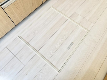 ̑ ݔBꂽ[Xy[XŉƑŜXbL