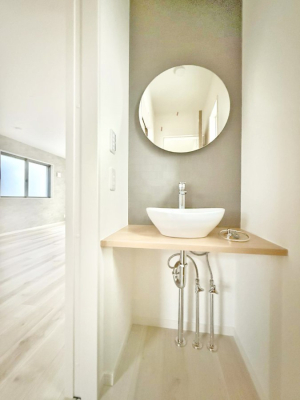 ʑEʏ ZJhʂIƑ݂Ȃg₷zuł