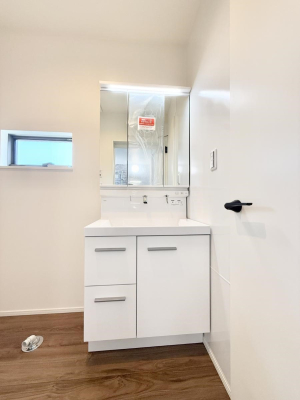 ʑEʏ 邢ʏ͖̎yłႢł