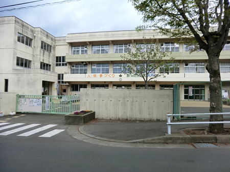 周辺環境 小学校 670m 町田市立小中一貫ゆくのき学園大戸小学校