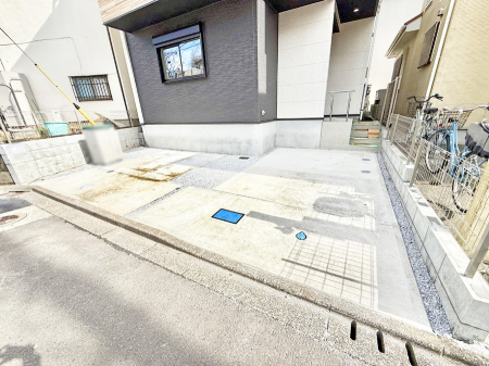  外観■毎日の駐車が快適に