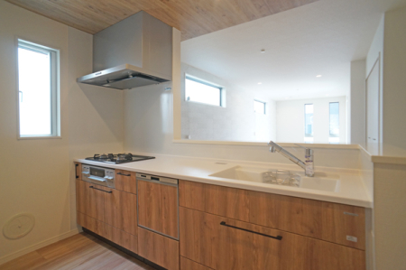 Lb` Ƒ̉beށASn悢Lb`Xy[X