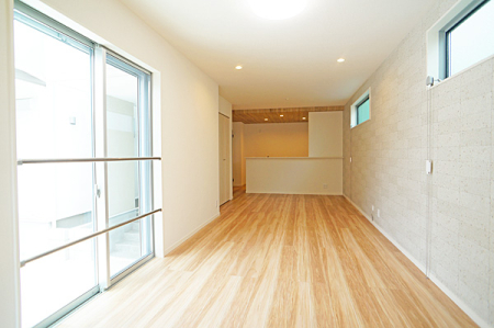 rO ƑRƏW܂AyԂ߂郊rO