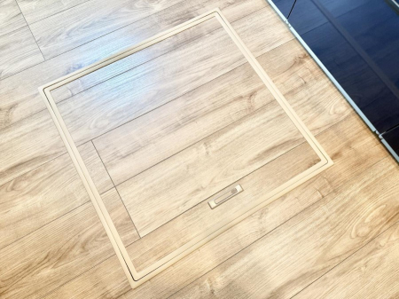 ̑ ݔBꂽ[Xy[XŉƑŜXbL