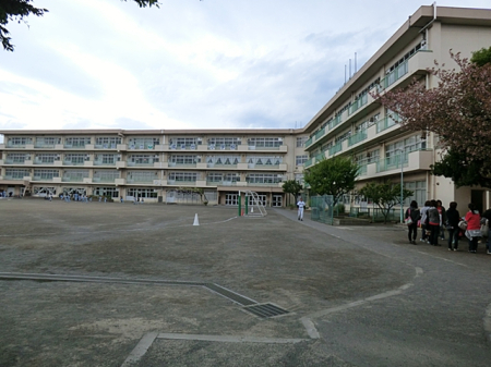 周辺環境 小学校 1300m 町田市立成瀬台小学校