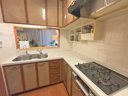 Lb` ƑƂȂAR~jP[V̏