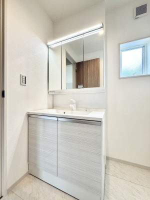 ʑEʏ Ƒ݂Ȃg₷zuł