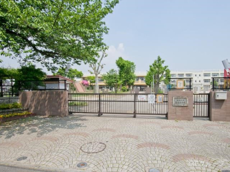 周辺環境 その他環境写真 960m 横浜市立潮田中学校