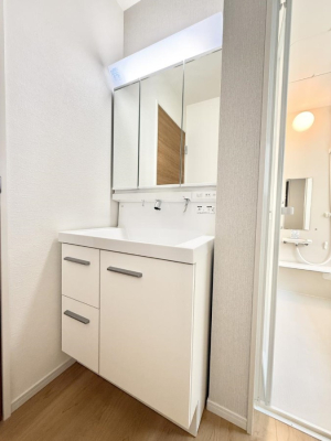 ʑEʏ 邢ʏ͖̎yłႢł